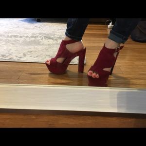 Red wedge heels